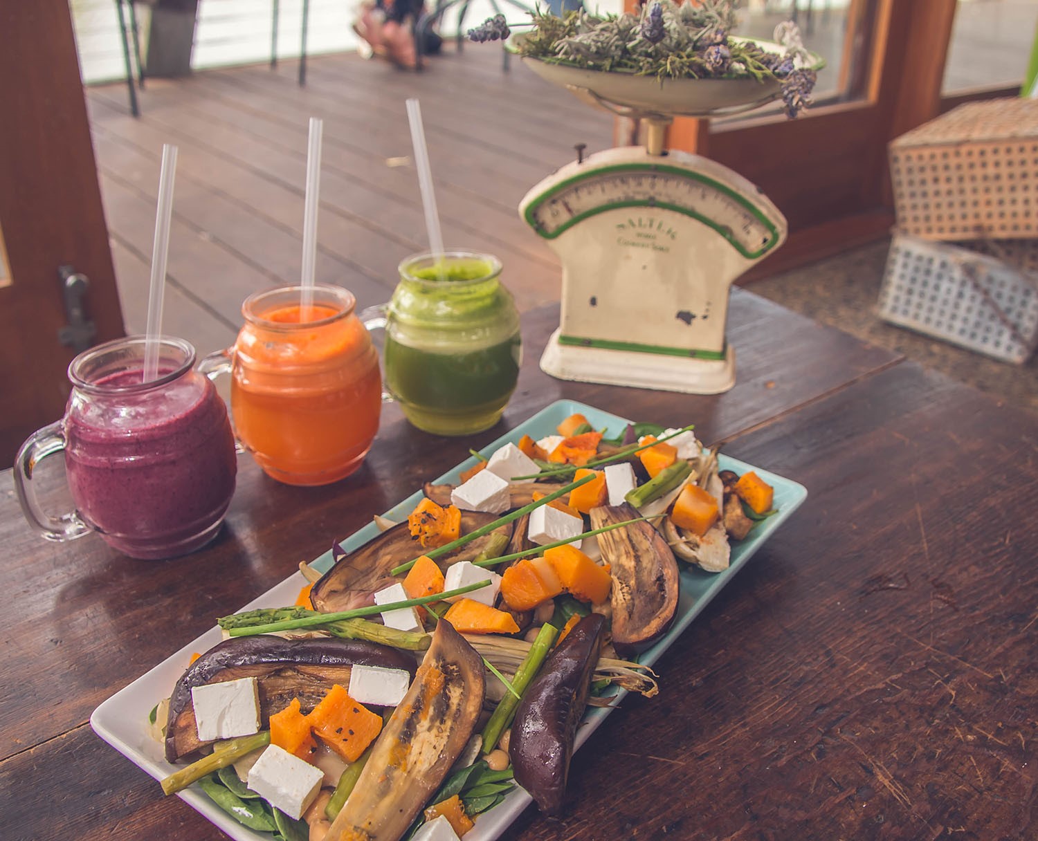 Photo: Smoothies and veggie platter