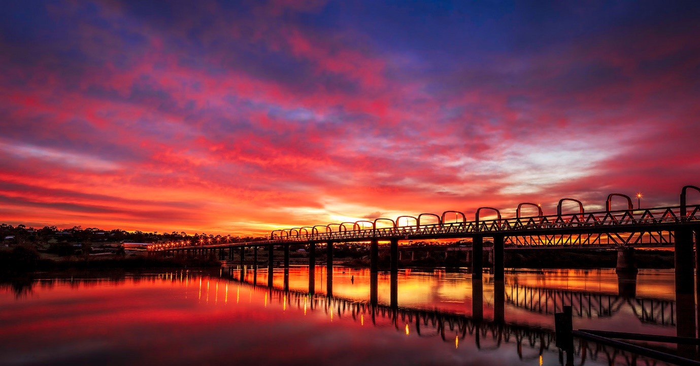 Photo: Murray Bridge, bridge at sunset